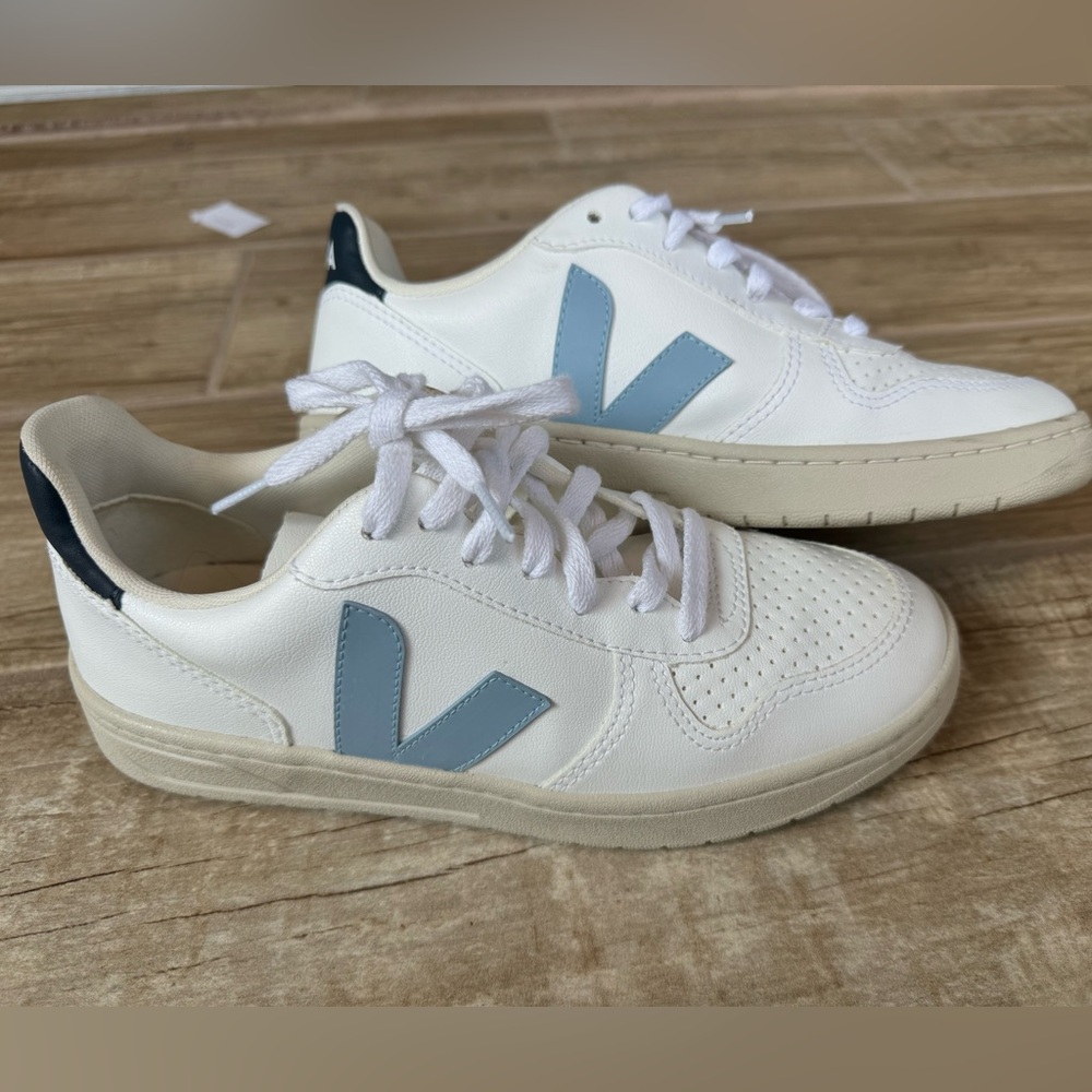 Veja V-10, blue, size 6
